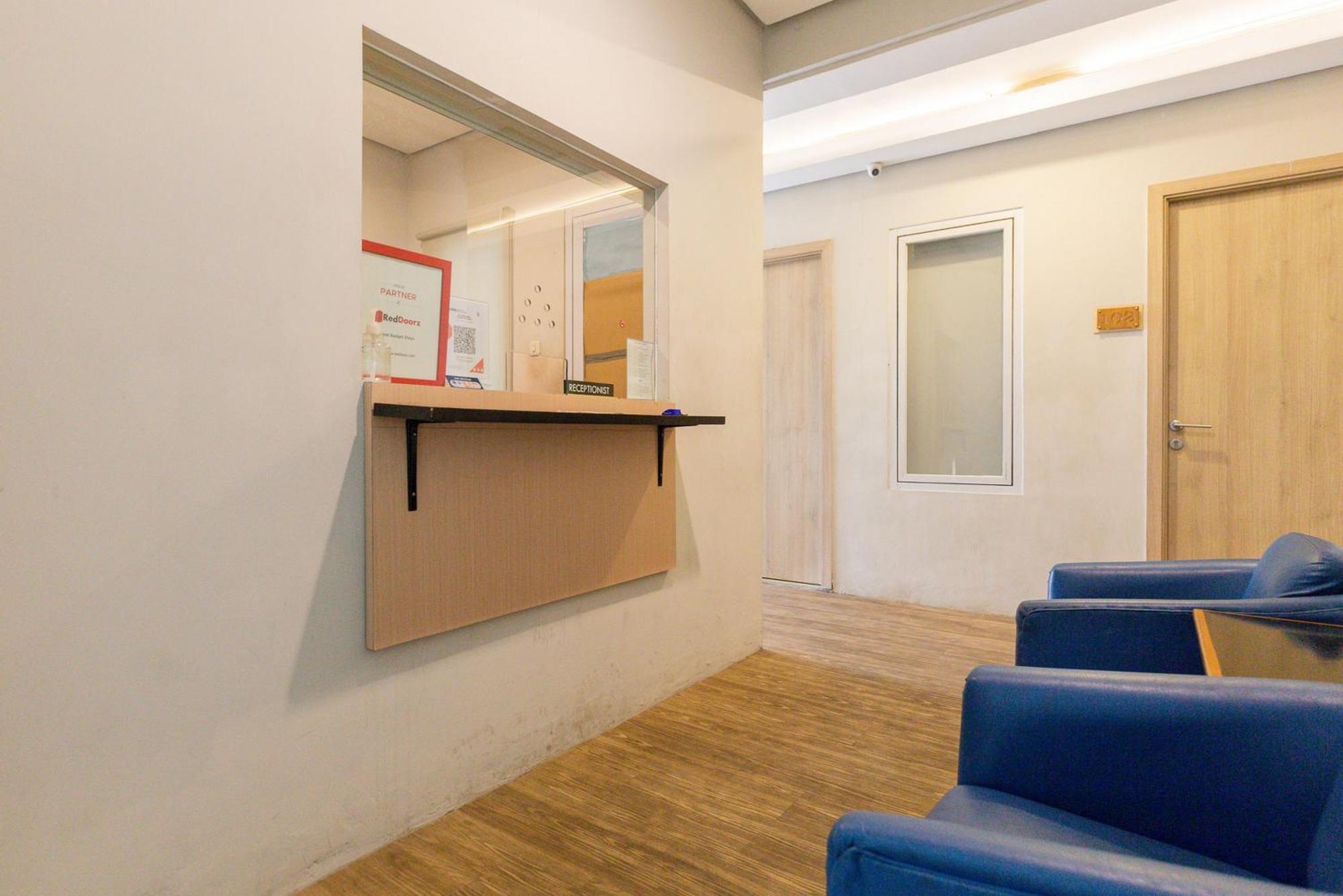 Reddoorz Plus Syariah Near Mall Pondok Indah Jakarta Extérieur photo