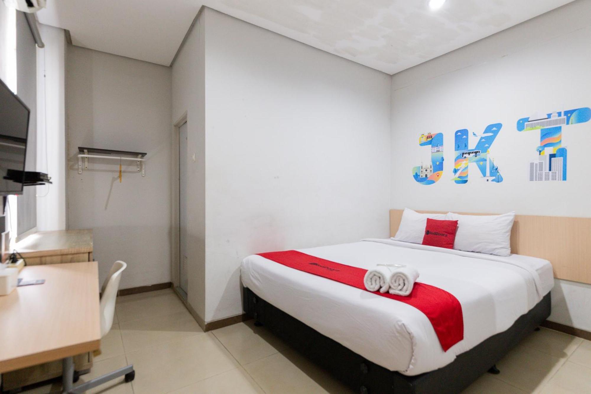Reddoorz Plus Syariah Near Mall Pondok Indah Jakarta Extérieur photo